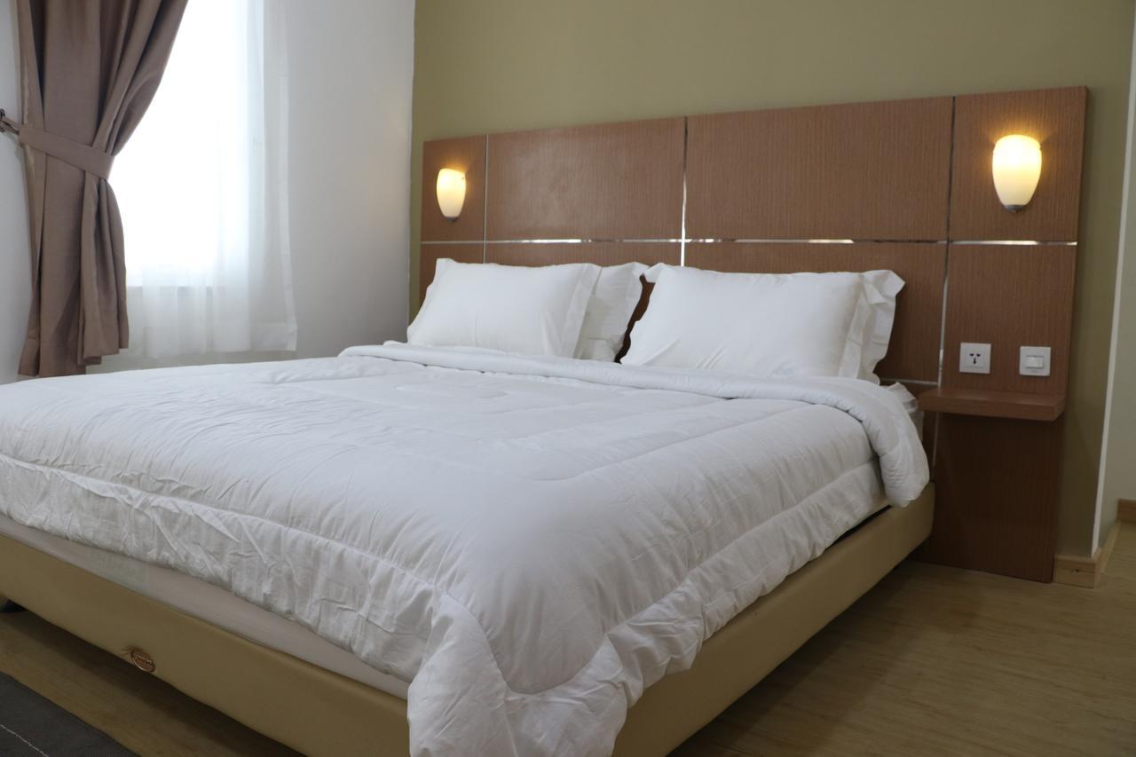Diyar Villas Puncak R7-3 エクステリア 写真